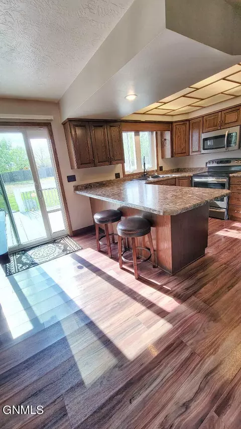 Kitchen - 5609 Carolville Loop, Williston, ND 58801 photo 1 of 3