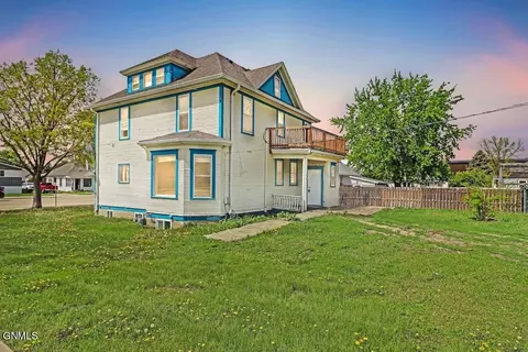 802 Main St, Williston, ND 58801