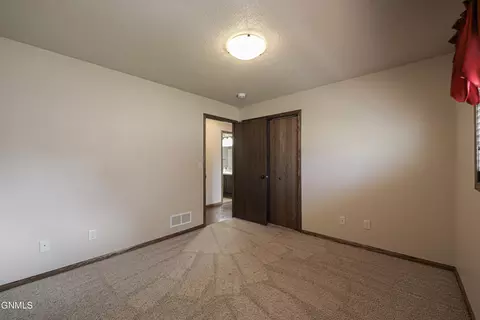 804 E Lasalle Dr UNIT B, Bismarck, ND 58503 photo 29