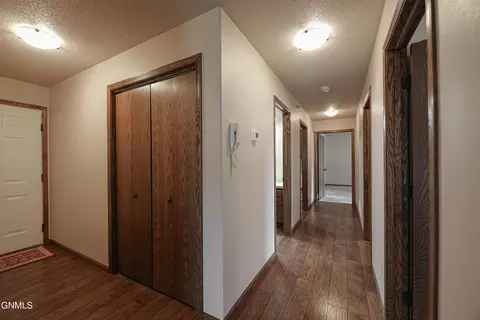 804 E Lasalle Dr UNIT B, Bismarck, ND 58503 photo 11