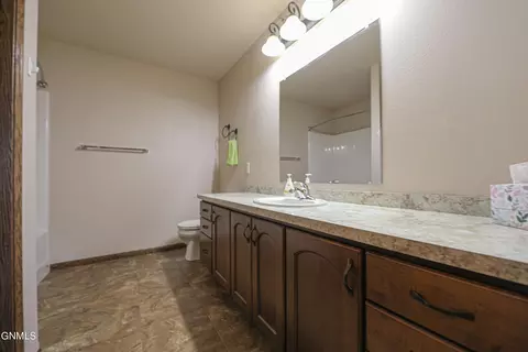 804 E Lasalle Dr UNIT B, Bismarck, ND 58503 photo 25