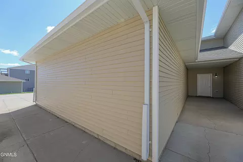 804 E Lasalle Dr UNIT B, Bismarck, ND 58503 photo 38