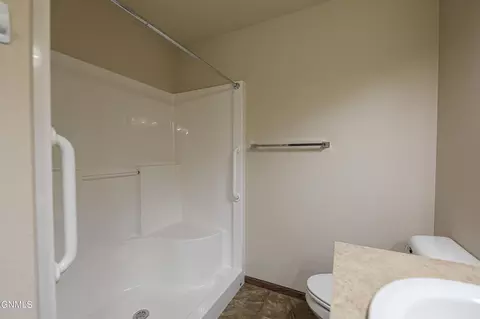 804 E Lasalle Dr UNIT B, Bismarck, ND 58503 photo 18