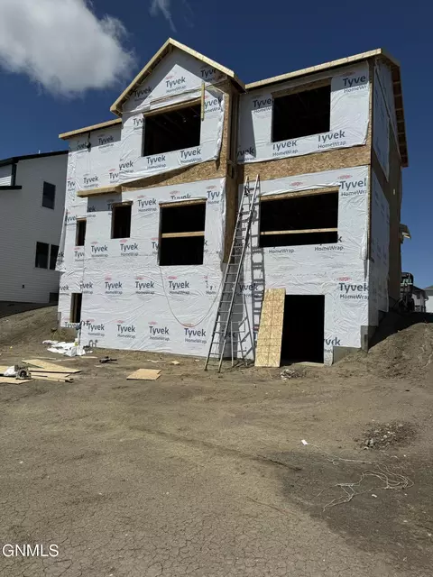 4833 Cornice Loop, Bismarck, ND 58503 photo 1