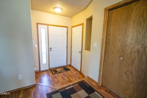 1003 25th St SE, Mandan, ND 58554 photo 16