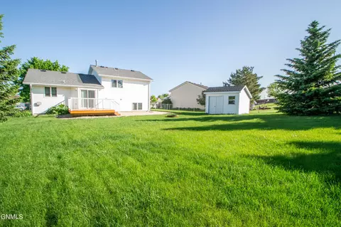 1003 25th St SE, Mandan, ND 58554 photo 7