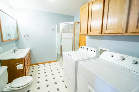 1003 25th St SE, Mandan, ND 58554 photo 36
