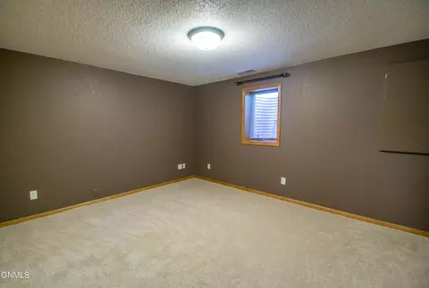 1003 25th St SE, Mandan, ND 58554 photo 42