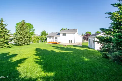 1003 25th St SE, Mandan, ND 58554 photo 8