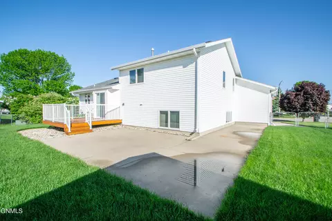 1003 25th St SE, Mandan, ND 58554 photo 10