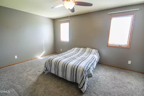 1003 25th St SE, Mandan, ND 58554 photo 28