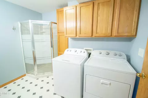 1003 25th St SE, Mandan, ND 58554 photo 38
