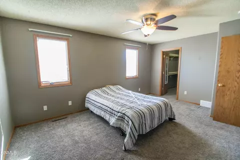 1003 25th St SE, Mandan, ND 58554 photo 30