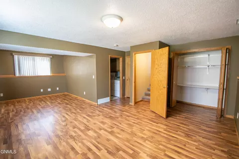 1003 25th St SE, Mandan, ND 58554 photo 35