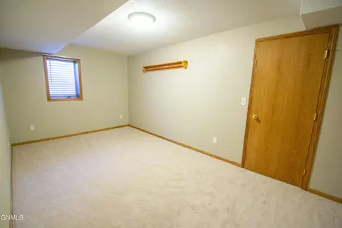 1003 25th St SE, Mandan, ND 58554 photo 39