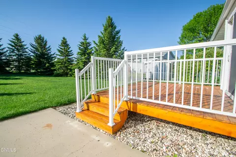 1003 25th St SE, Mandan, ND 58554 photo 14