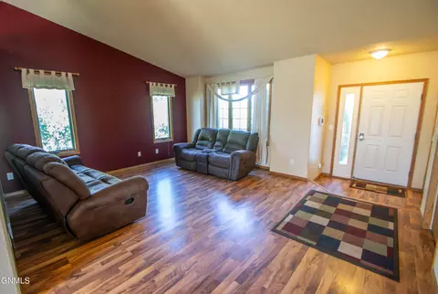 1003 25th St SE, Mandan, ND 58554 photo 25