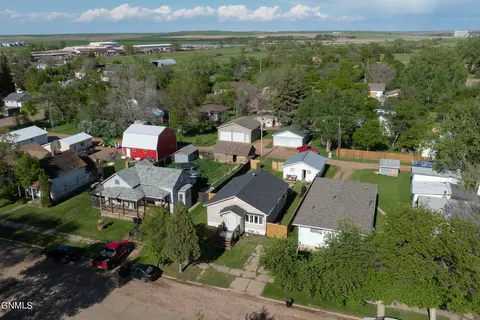 View/Area - 222 Maple St, Hebron, ND 58638 photo 9 of 10