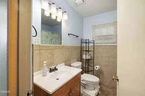 Bath - 222 Maple St, Hebron, ND 58638 photo 1 of 2