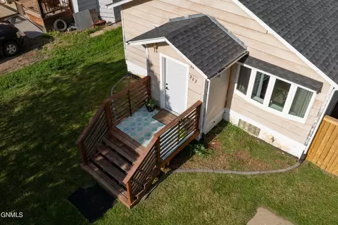 Exterior - 222 Maple St, Hebron, ND 58638 photo 2 of 3