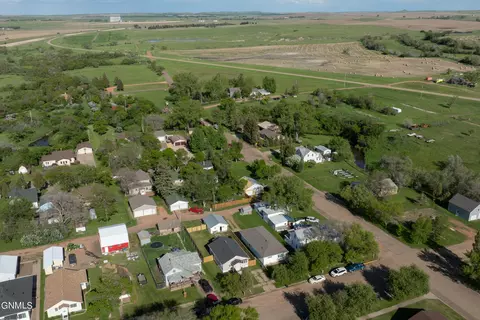 View/Area - 222 Maple St, Hebron, ND 58638 photo 10 of 10