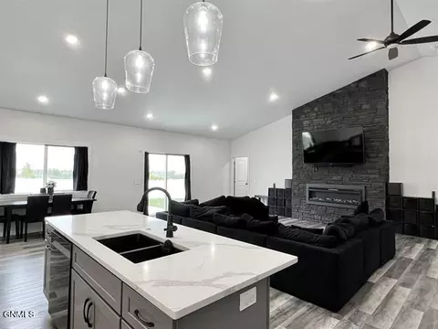 5 Mulberry Loop NE, Minot, ND 58703 photo 39