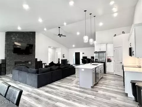 5 Mulberry Loop NE, Minot, ND 58703 photo 3