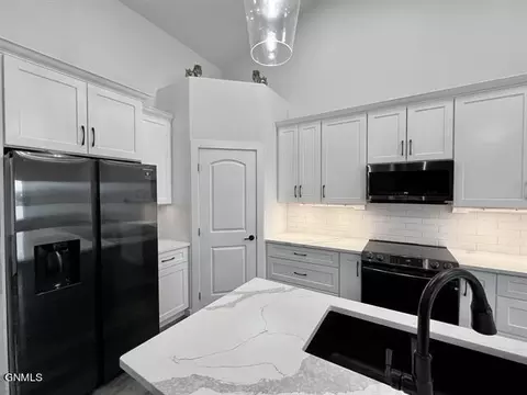 5 Mulberry Loop NE, Minot, ND 58703 photo 17