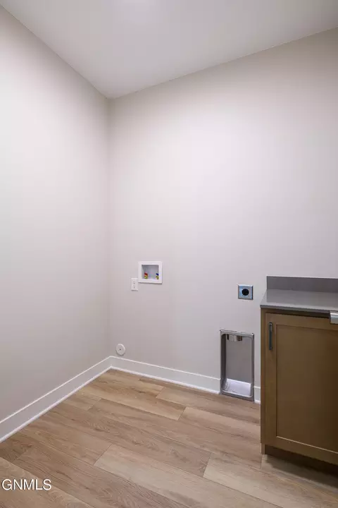 4206 Silver Blvd, Bismarck, ND 58503 photo 11
