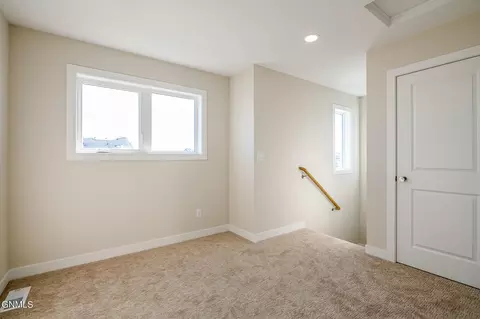4206 Silver Blvd, Bismarck, ND 58503 photo 13