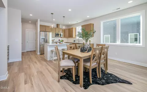 4206 Silver Blvd, Bismarck, ND 58503 photo 4