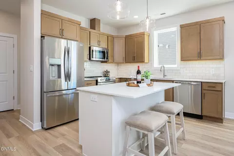 4206 Silver Blvd, Bismarck, ND 58503 photo 6