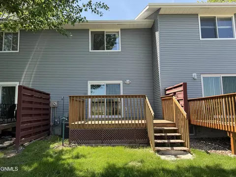 Exterior - 2905 Warwick Loop, Bismarck, ND 58504 photo 2 of 3