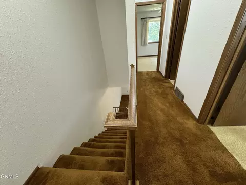 Entry Way - 2905 Warwick Loop, Bismarck, ND 58504 photo 2 of 2