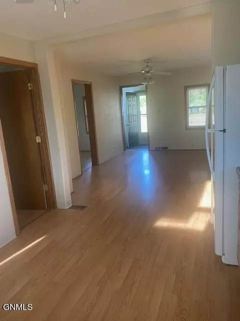 Entry Way - 953 3rd Ave W, Dickinson, ND 58601 photo 3 of 4
