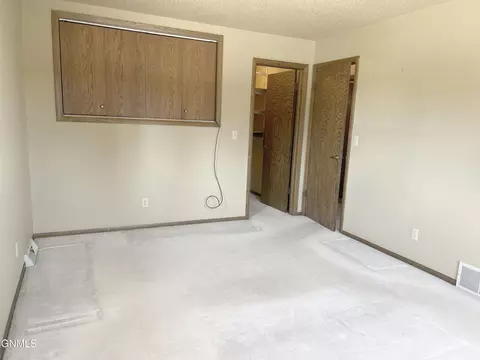 1302 S 3rd Street St, Bismarck, ND 58504 photo 19