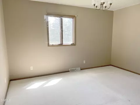 1302 S 3rd Street St, Bismarck, ND 58504 photo 34