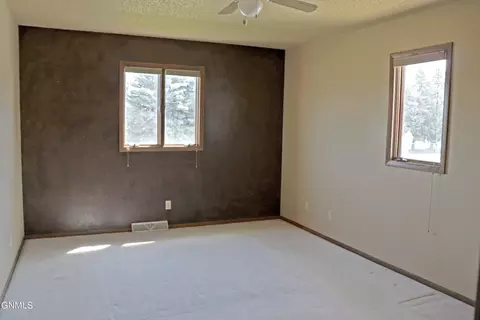 1302 S 3rd Street St, Bismarck, ND 58504 photo 25