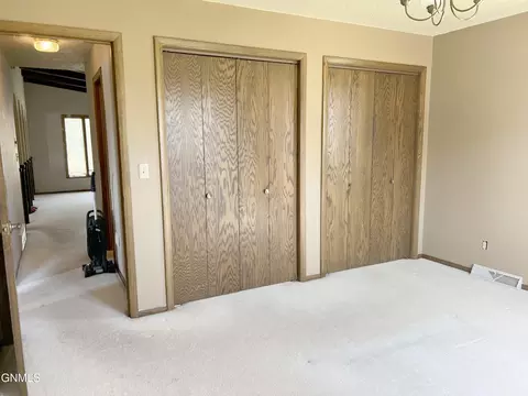 1302 S 3rd Street St, Bismarck, ND 58504 photo 31