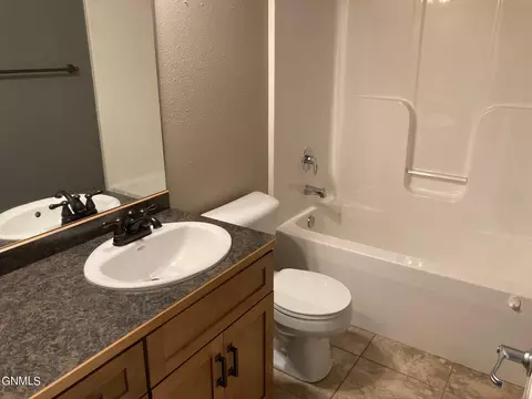 2808 Plainview Dr SE, Mandan, ND 58554 photo 17