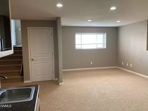2808 Plainview Dr SE, Mandan, ND 58554 photo 25