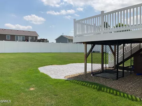 2808 Plainview Dr SE, Mandan, ND 58554 photo 46