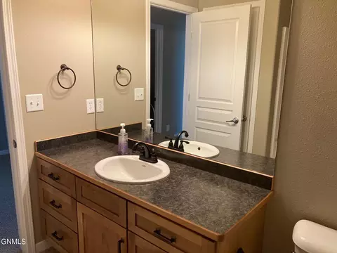 2808 Plainview Dr SE, Mandan, ND 58554 photo 41