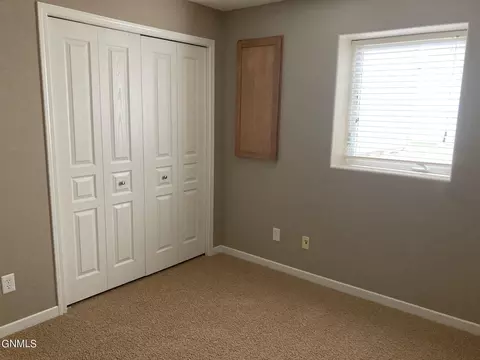 2808 Plainview Dr SE, Mandan, ND 58554 photo 31