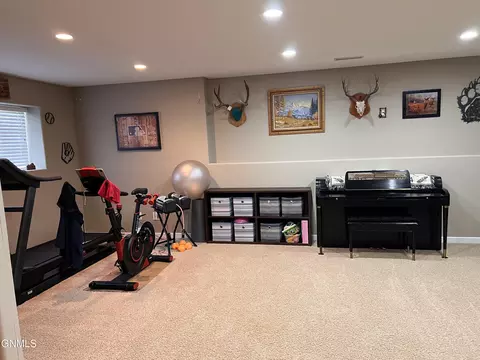 2808 Plainview Dr SE, Mandan, ND 58554 photo 11
