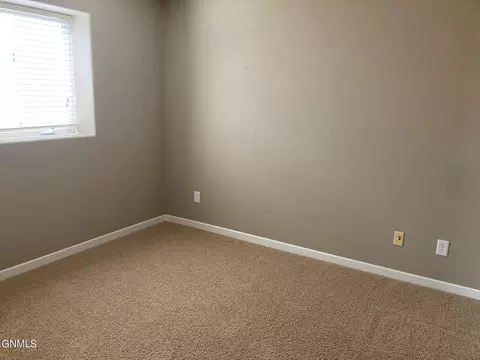 2808 Plainview Dr SE, Mandan, ND 58554 photo 30