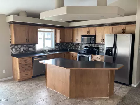 2808 Plainview Dr SE, Mandan, ND 58554 photo 5