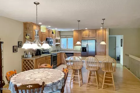 2122 E Dakota Pkwy, Williston, ND 58801 photo 20