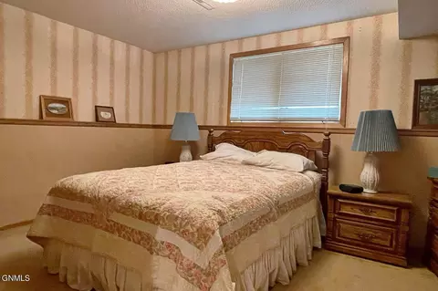 2122 E Dakota Pkwy, Williston, ND 58801 photo 41