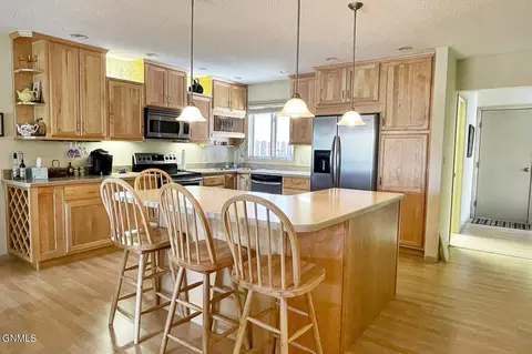 2122 E Dakota Pkwy, Williston, ND 58801 photo 12
